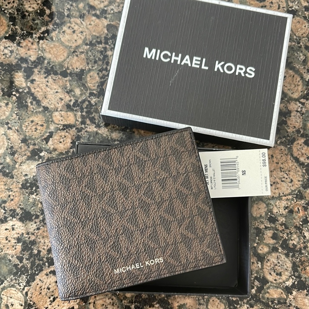 Michael kors wallet unisex